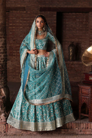 Manzil teal and turquoise velvet bridal lehenga choli by Waqas Shah, full front view with organza dupatta